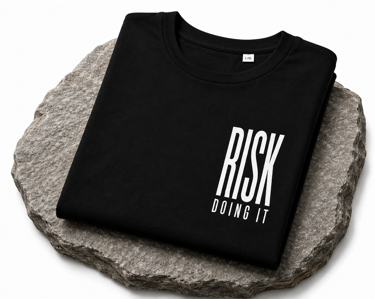 RISK DOING IT Graphic T-Shirt – Black